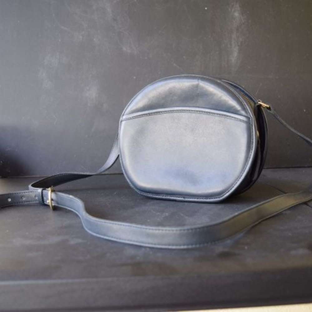 Vintage Coach NAVY Chester Canteen Shoulder Bag Md